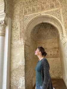 Ik kijk graag naar details, hier in het Alhambra, Granada, Spanje. Maar zeker ook in jouw gastenbedrijf qua strategie.